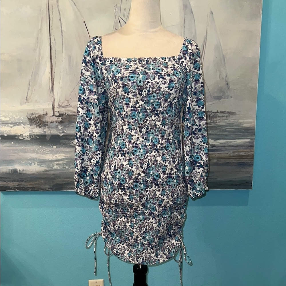 NWT Jessica Simpson Floral Body Hugging Smocked  Dress, Small